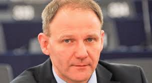 Пьяный вице-президент Европарламента кричал «Хайль Гитлер» в немецком аэропорту